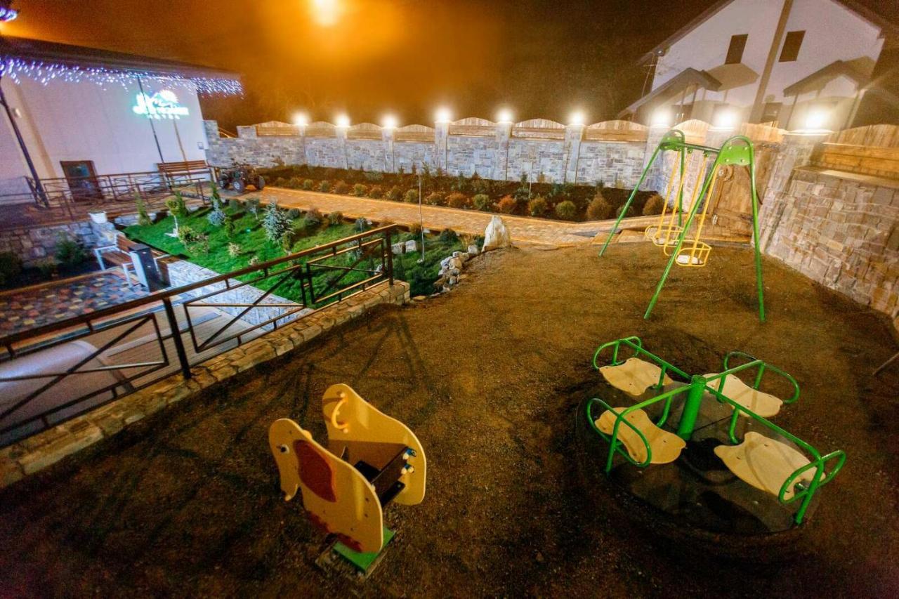 Gorhouse Hotel Yaremche Bagian luar foto
